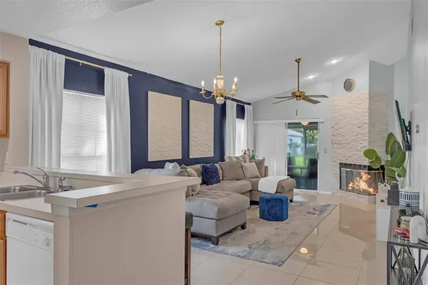 4528 OAK ARBOR CIR, Orlando, FL 32808
