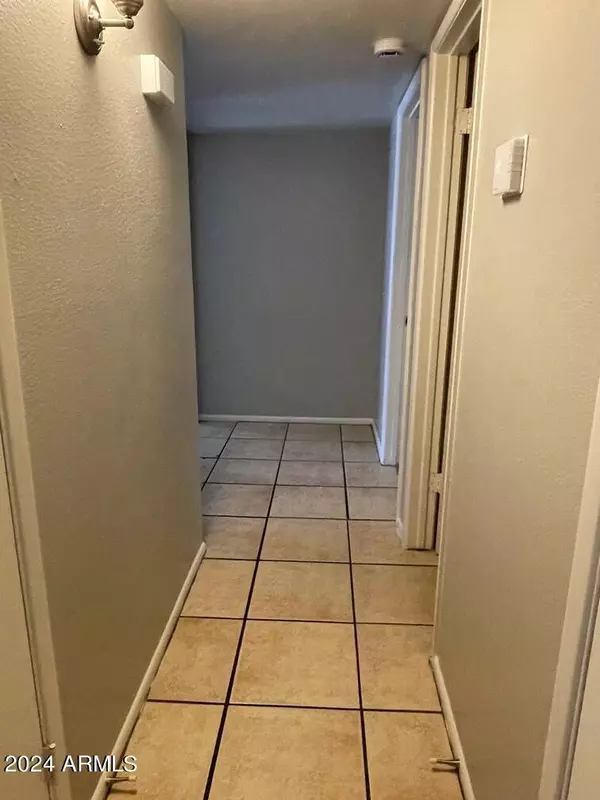 1157 W ENID Avenue, Mesa, AZ 85210