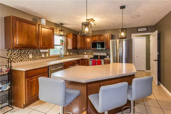 16727 Galehouse RD, Doylestown, OH 44230