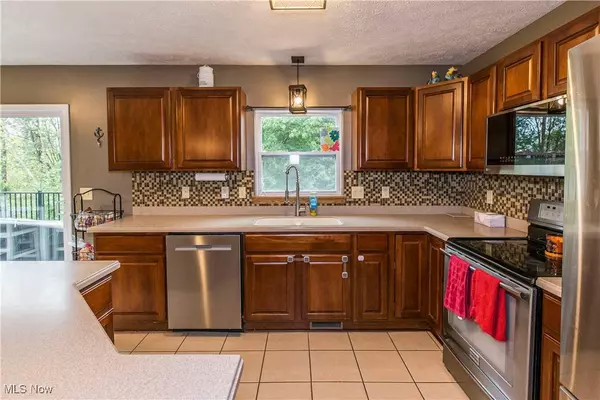 16727 Galehouse RD, Doylestown, OH 44230