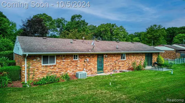 7592 VERNA Drive, Lambertville, MI 48144