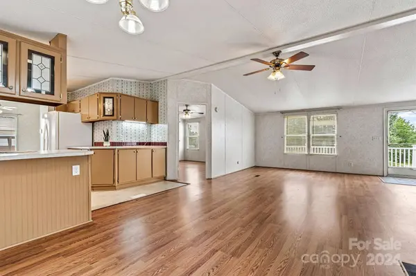 1578 Airport Rhodhiss RD, Hickory, NC 28602