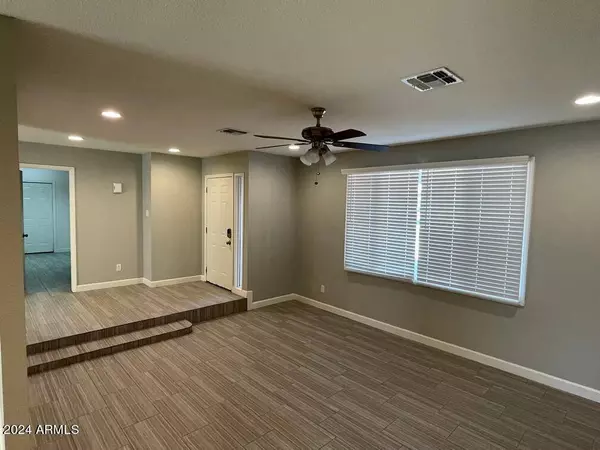 225 E STRAHAN Drive, Tempe, AZ 85283