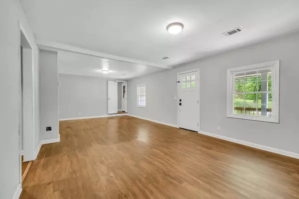 3063 Fly Rd, Santa Fe, TN 38482