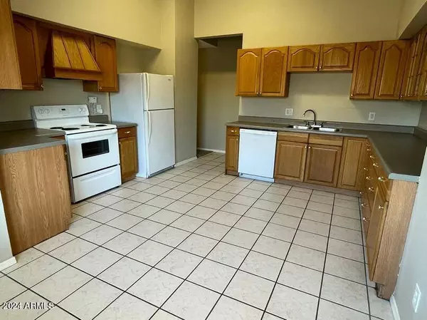 6720 W TURQUOISE Avenue, Peoria, AZ 85345