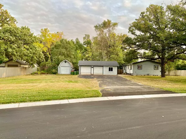 790 90th AVE NW, Coon Rapids, MN 55433