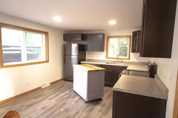 790 90th AVE NW, Coon Rapids, MN 55433