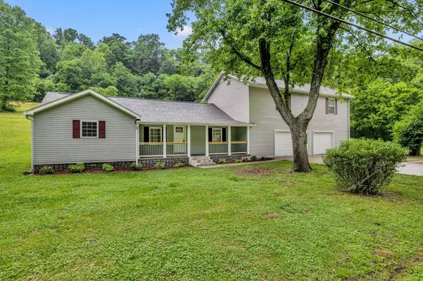 3063 Fly Rd, Santa Fe, TN 38482