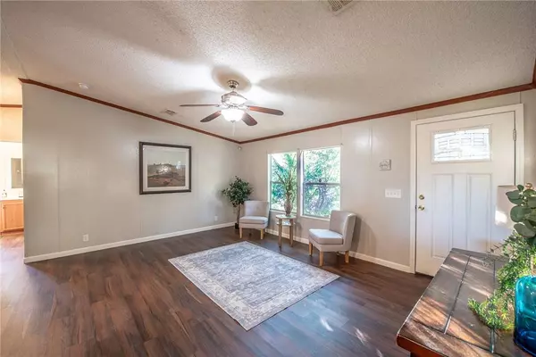 186 Avenue E, Somerville, TX 77879