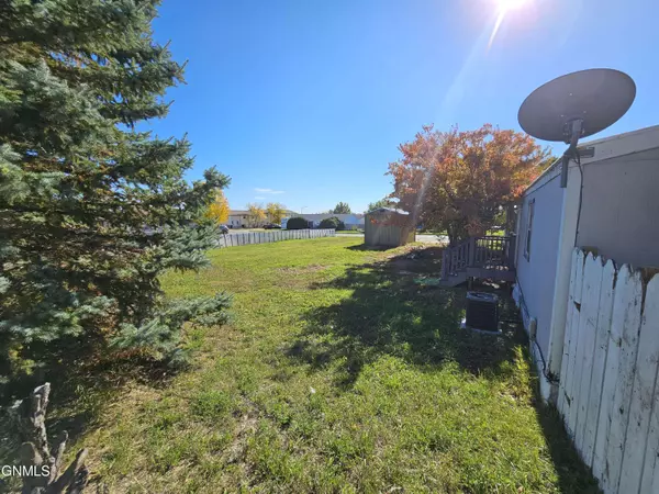 1818 32nd ST W, Williston, ND 58801