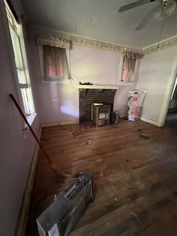 1402 TUTWILER AVE, Memphis, TN 38107