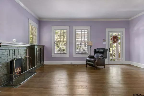 310 W Dobbs St, Tyler, TX 75701