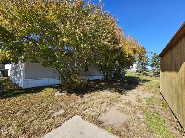 1818 32nd ST W, Williston, ND 58801