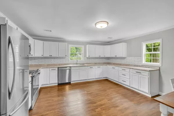 3063 Fly Rd, Santa Fe, TN 38482