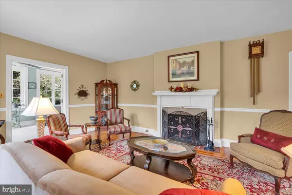 316 CHEWS LANDING RD, Haddonfield, NJ 08033