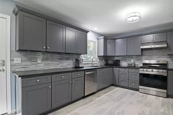 1605 NE 69th TER, Gladstone, MO 64118