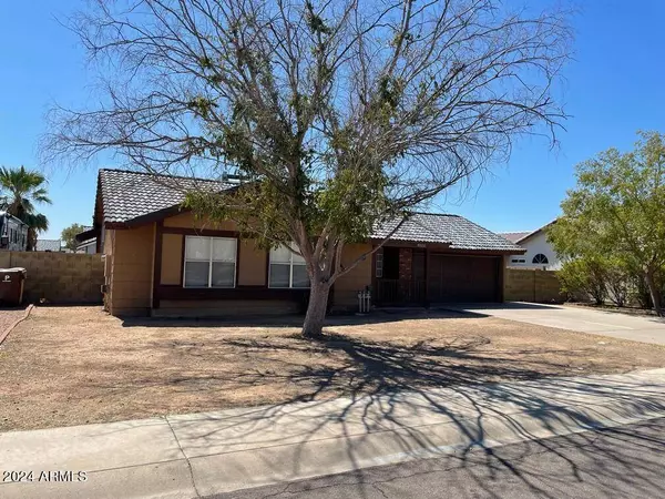 8015 W LARKSPUR Drive, Peoria, AZ 85381