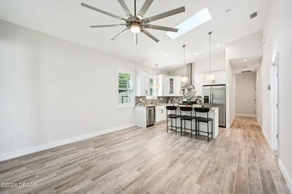 136 Via Madrid DR, Ormond Beach, FL 32176