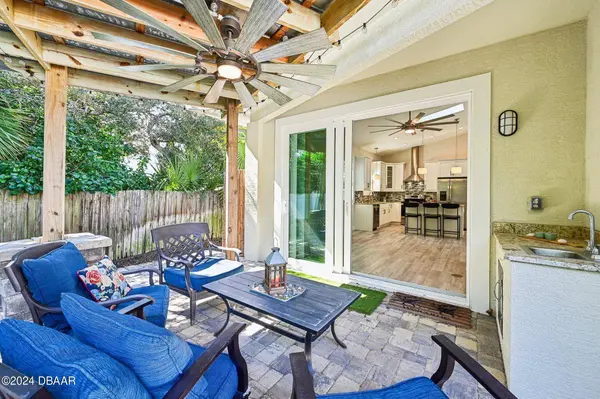 136 Via Madrid DR, Ormond Beach, FL 32176