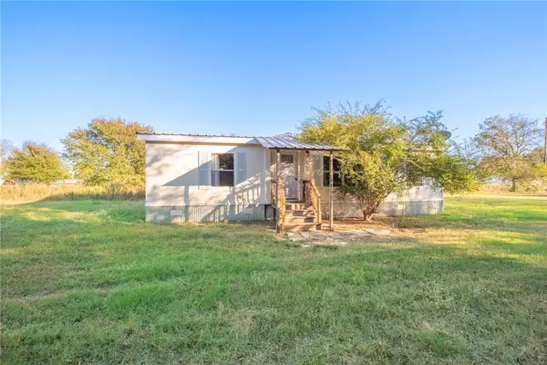 186 Avenue E, Somerville, TX 77879