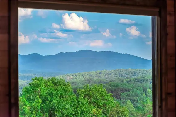 93 Tanglewood TRL, Blue Ridge, GA 30513