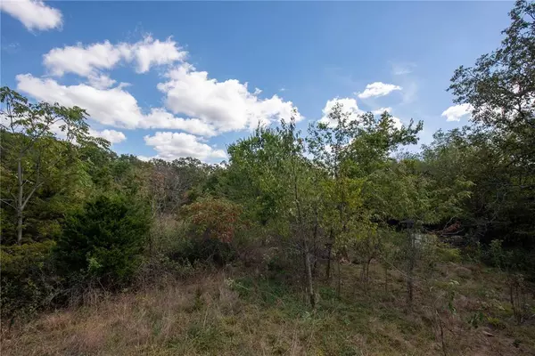 22353 Ray Rd, Evansville, AR 72729