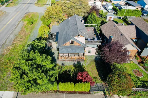 332 Roberts St, Ladysmith, BC V9G 1A7