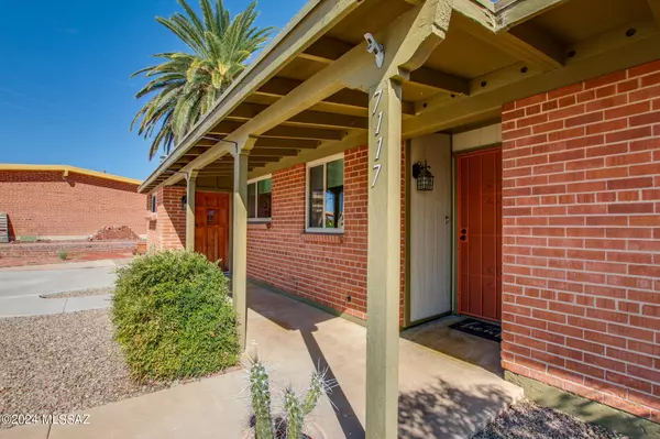 7117 E 17Th Place, Tucson, AZ 85710