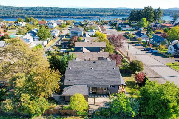 332 Roberts St, Ladysmith, BC V9G 1A7