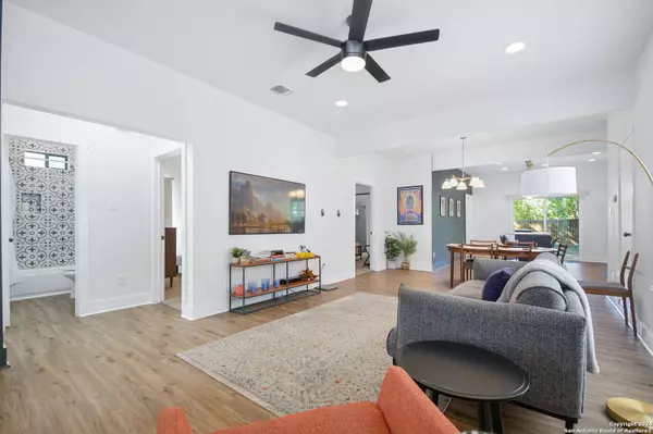 325 MASON ST, San Antonio, TX 78208-1121