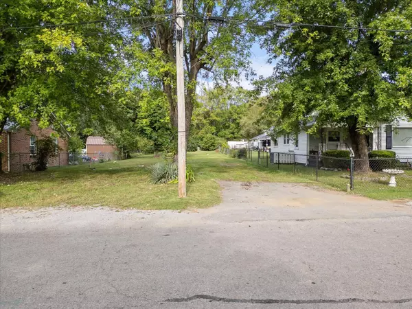 2117 Sadler Ave, Nashville, TN 37210