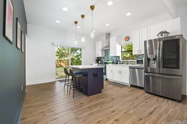 325 MASON ST, San Antonio, TX 78208-1121