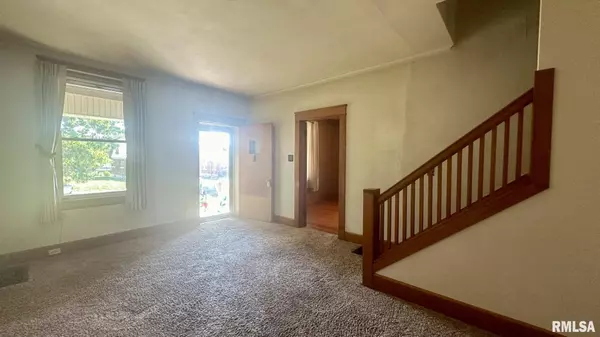 2239 ELM ST, Quincy, IL 62301