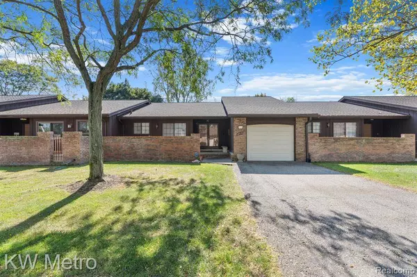 27173 CUMBERLAND Court, Southfield, MI 48033