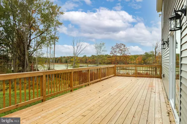 961 HAMLIN HWY, Lake Ariel, PA 18436