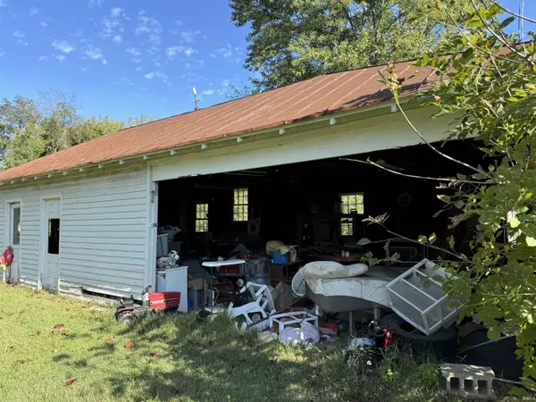525 Saint Louis Avenue, Cannelton, IN 47586
