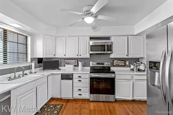 27173 CUMBERLAND Court, Southfield, MI 48033