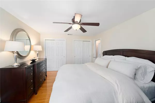 8 Arnold DR, Johnston, RI 02919