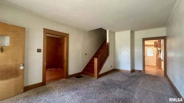 2239 ELM ST, Quincy, IL 62301