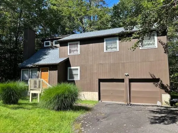 1083 Apollo Dr, Gouldsboro, PA 18424-8070