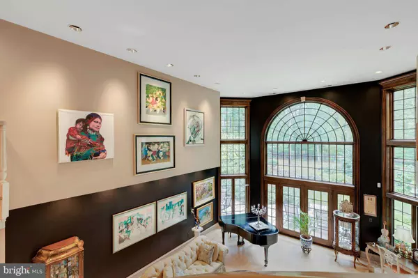 30 SOUTHWOOD DR, Cherry Hill, NJ 08003