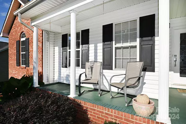 817 Gemcrest DR NE, Conover, NC 28613