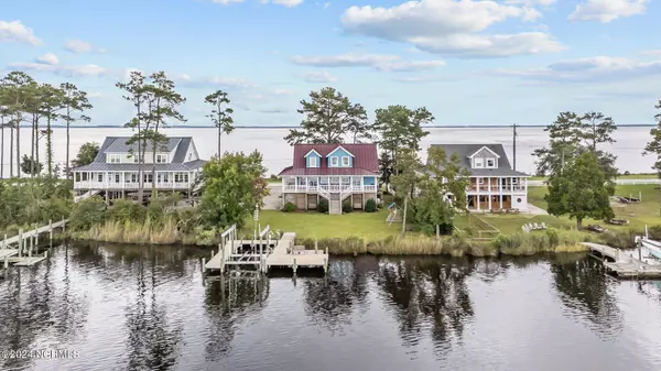 3718 Janiero RD, Arapahoe, NC 28510