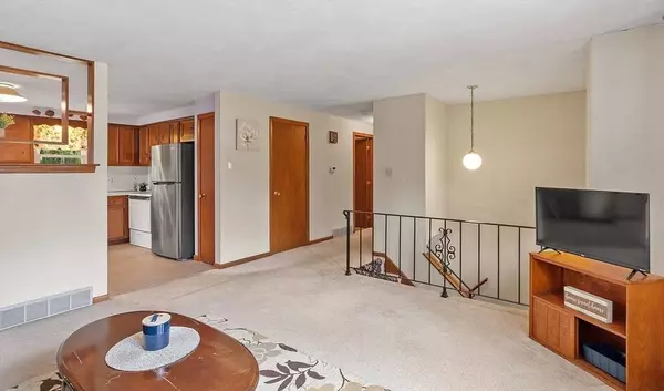 20 Longfellow Rd, Northborough, MA 01532