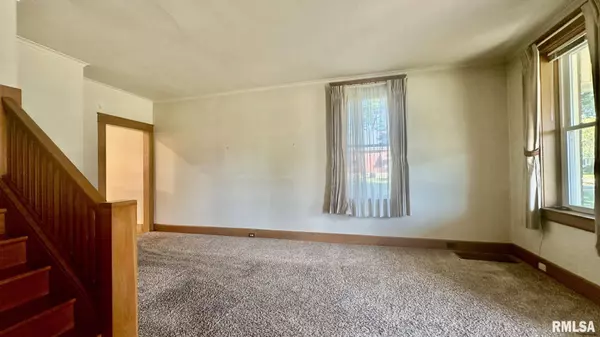 2239 ELM ST, Quincy, IL 62301