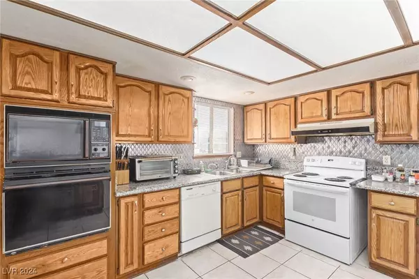 4474 El Carnal Way, Las Vegas, NV 89121