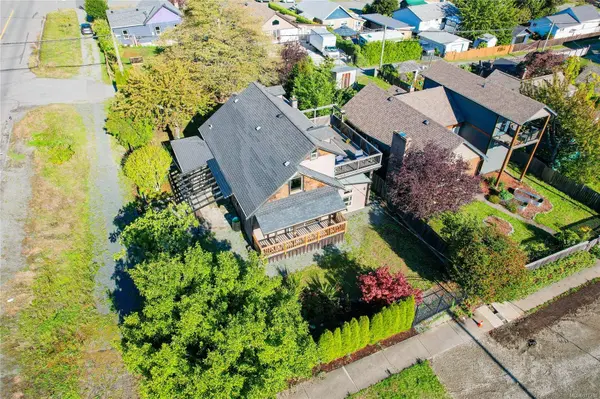 332 Roberts St, Ladysmith, BC V9G 1A7