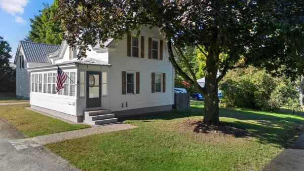 19 Woodman AVE, Fairfield, ME 04937