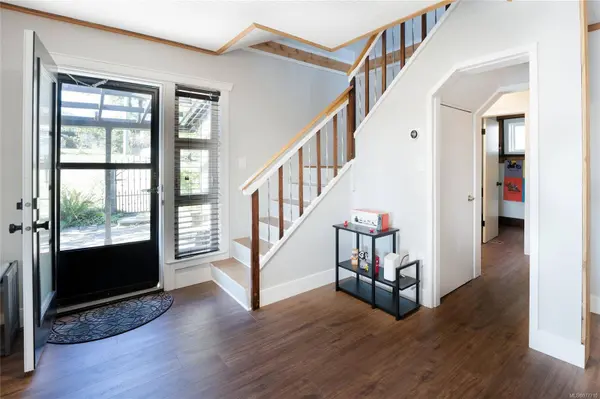 332 Roberts St, Ladysmith, BC V9G 1A7