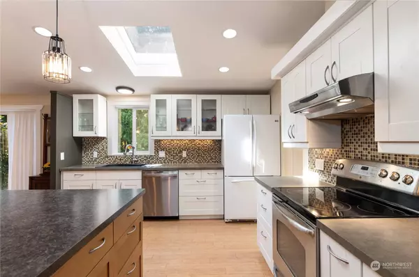 8459 Paklee Place NE, Bremerton, WA 98311